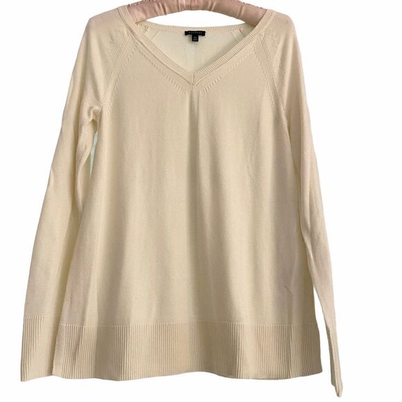 Talbots Ivory Lightweight V Neck Sweater XS - Picture 1 of 6